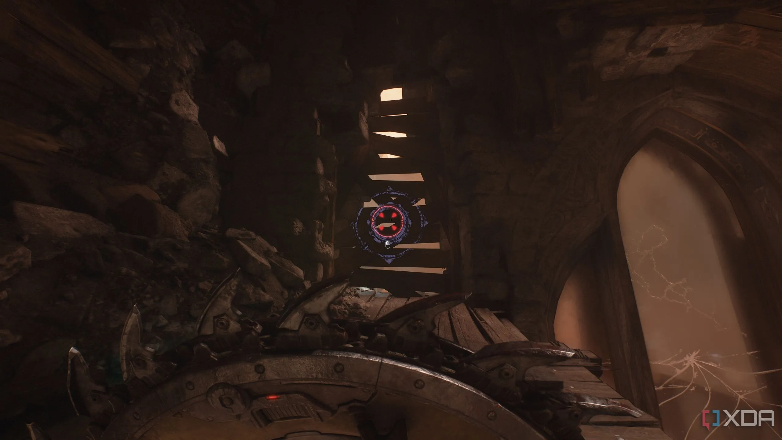 Bức tường gỗ có thể phá vỡ bằng Shield Charge trong Doom The Dark Ages.