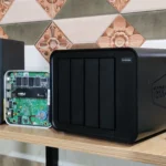 Các thiết bị NAS TerraMaster F8 SSD Plus, TerraMaster F4-424 Max và Aiffro K100 biểu tượng cho giải pháp lưu trữ game hiệu suất cao