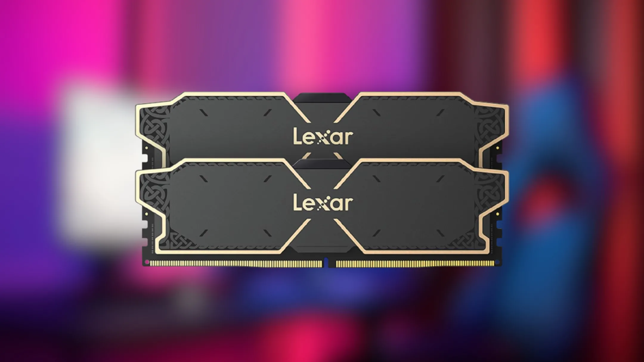 Cận cảnh hai thanh RAM Lexar THOR OC DDR5 16GB màu vàng đen sang trọng