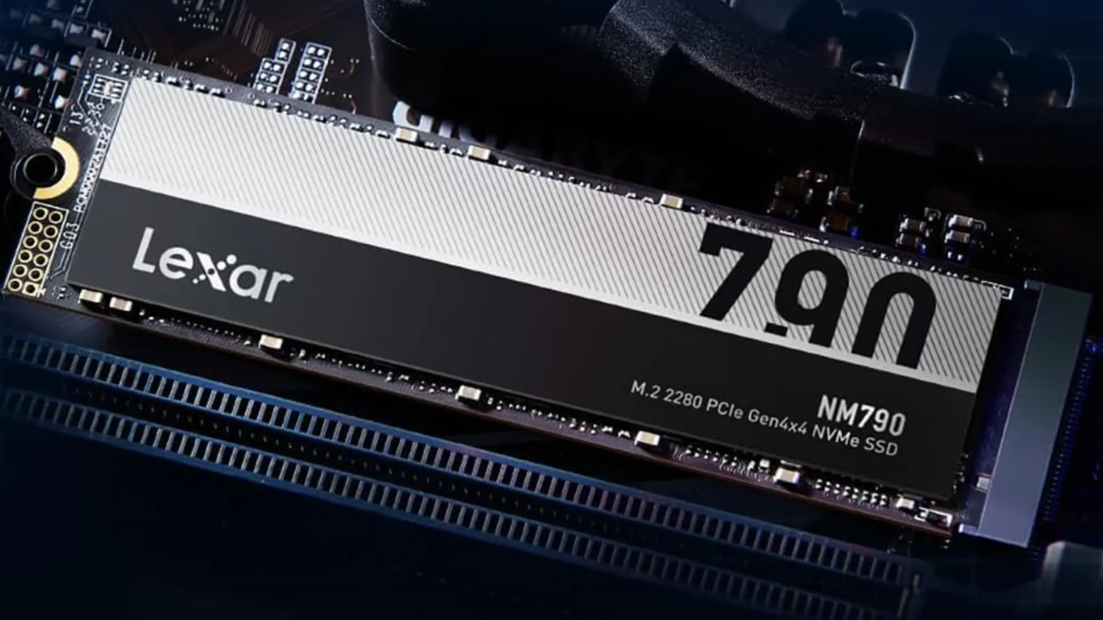 Cận cảnh ổ cứng SSD Lexar NM790 M.2 PCIe Gen4