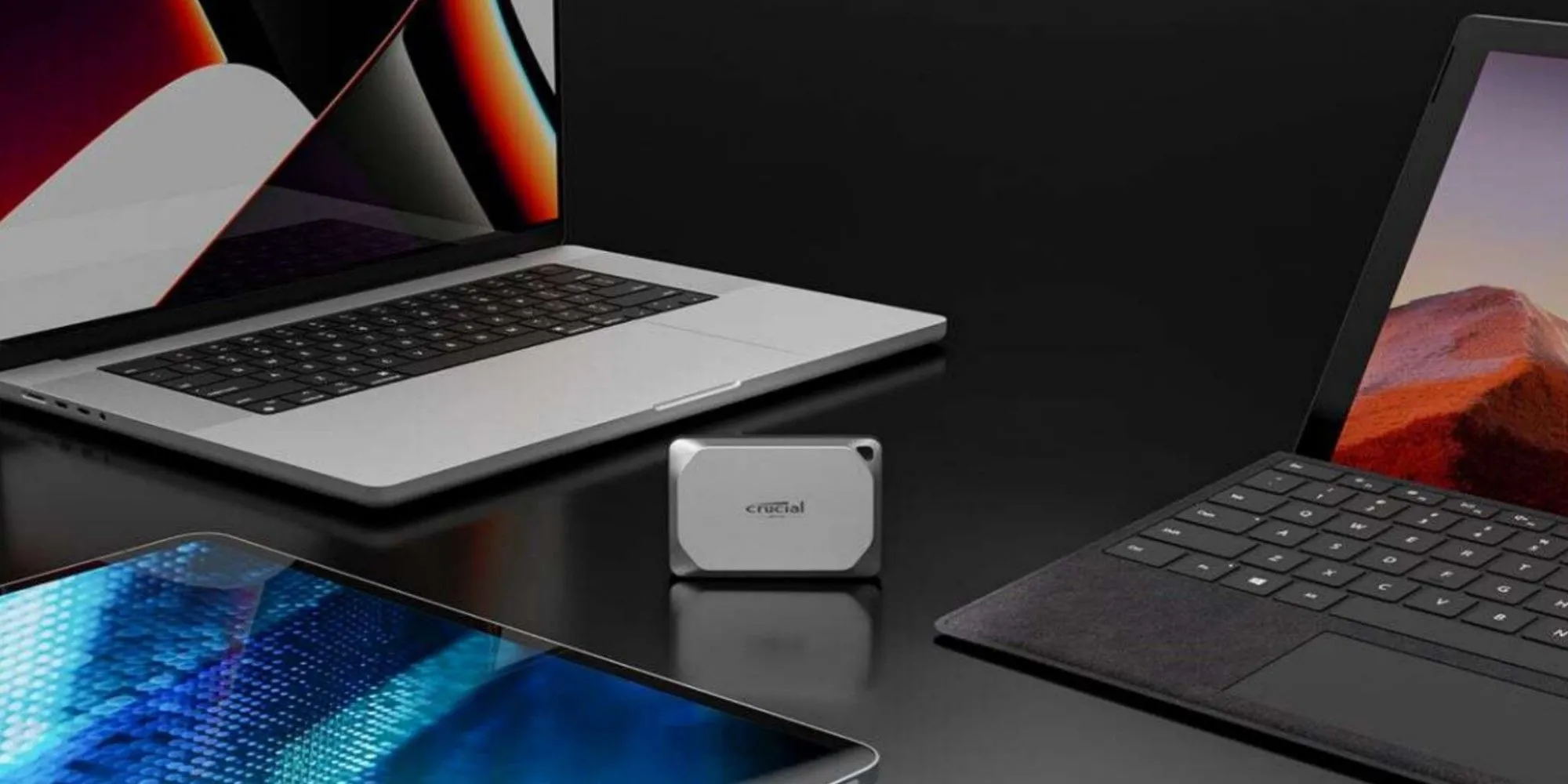 Cận cảnh thiết kế sang trọng và cổng USB-C của ổ cứng di động Crucial X9 Pro