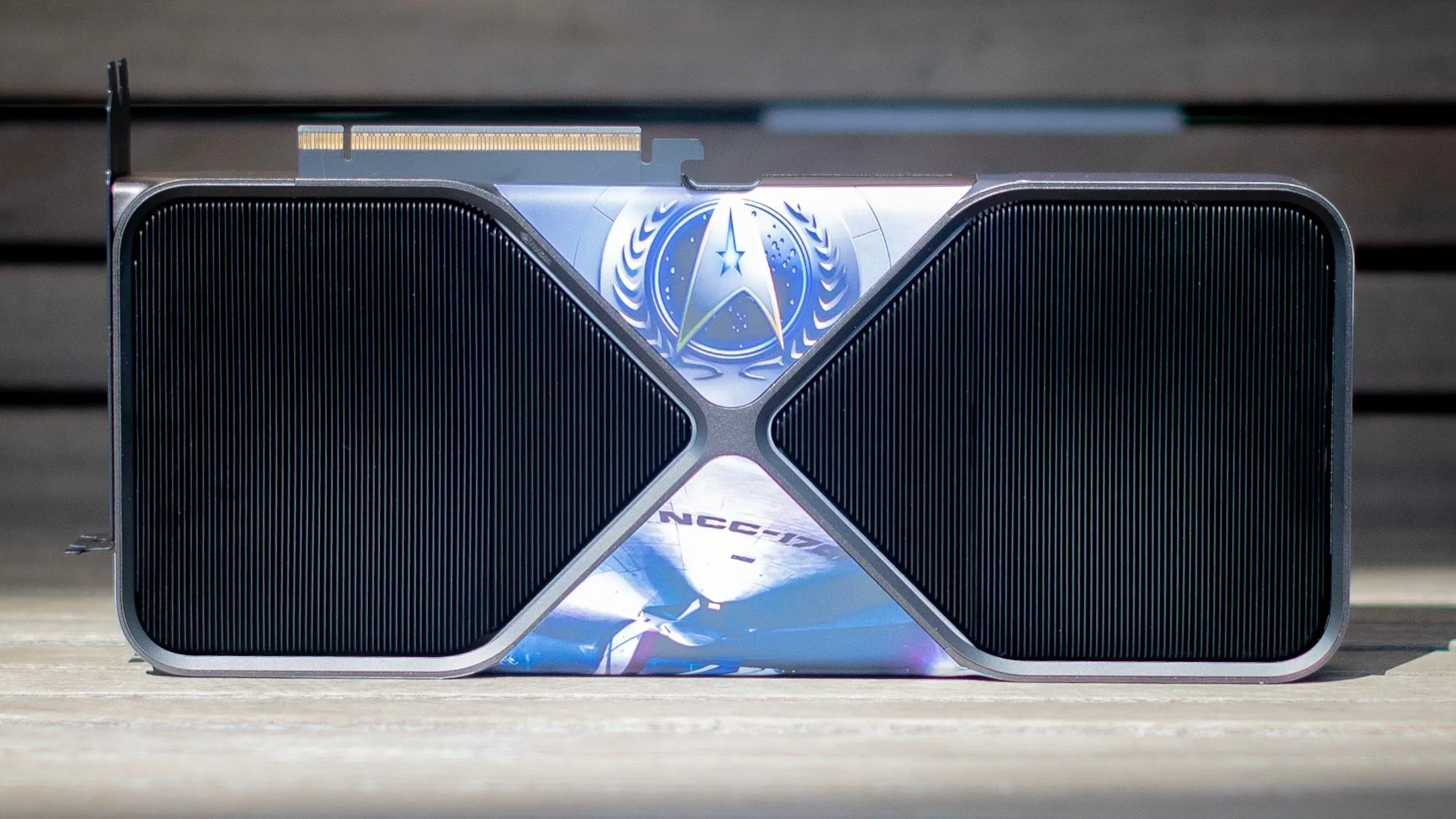 Card đồ họa Nvidia RTX 5090 phiên bản Star Trek Enterprise độc đáo