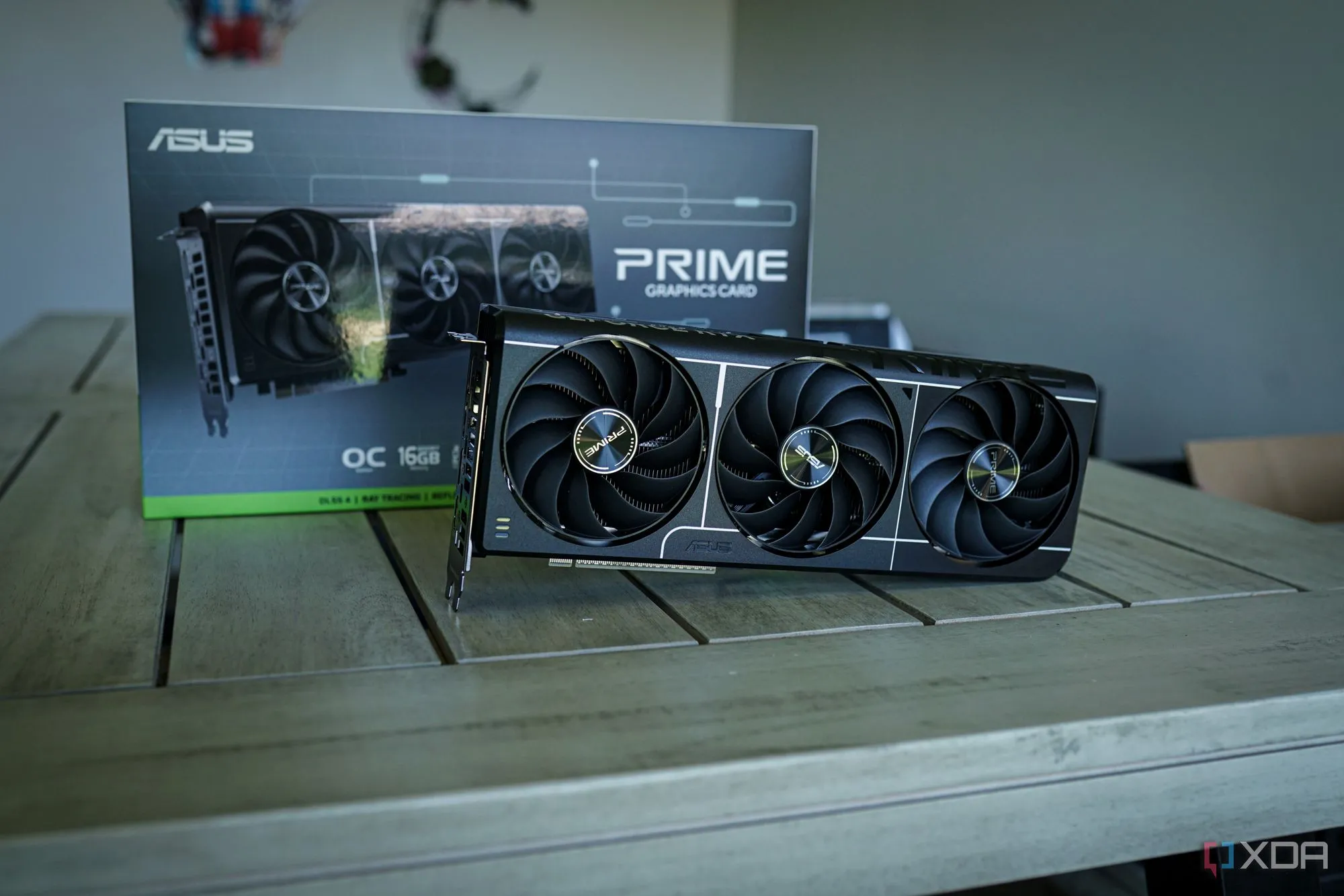 Card đồ họa Nvidia RTX thế hệ mới với thiết kế lớn