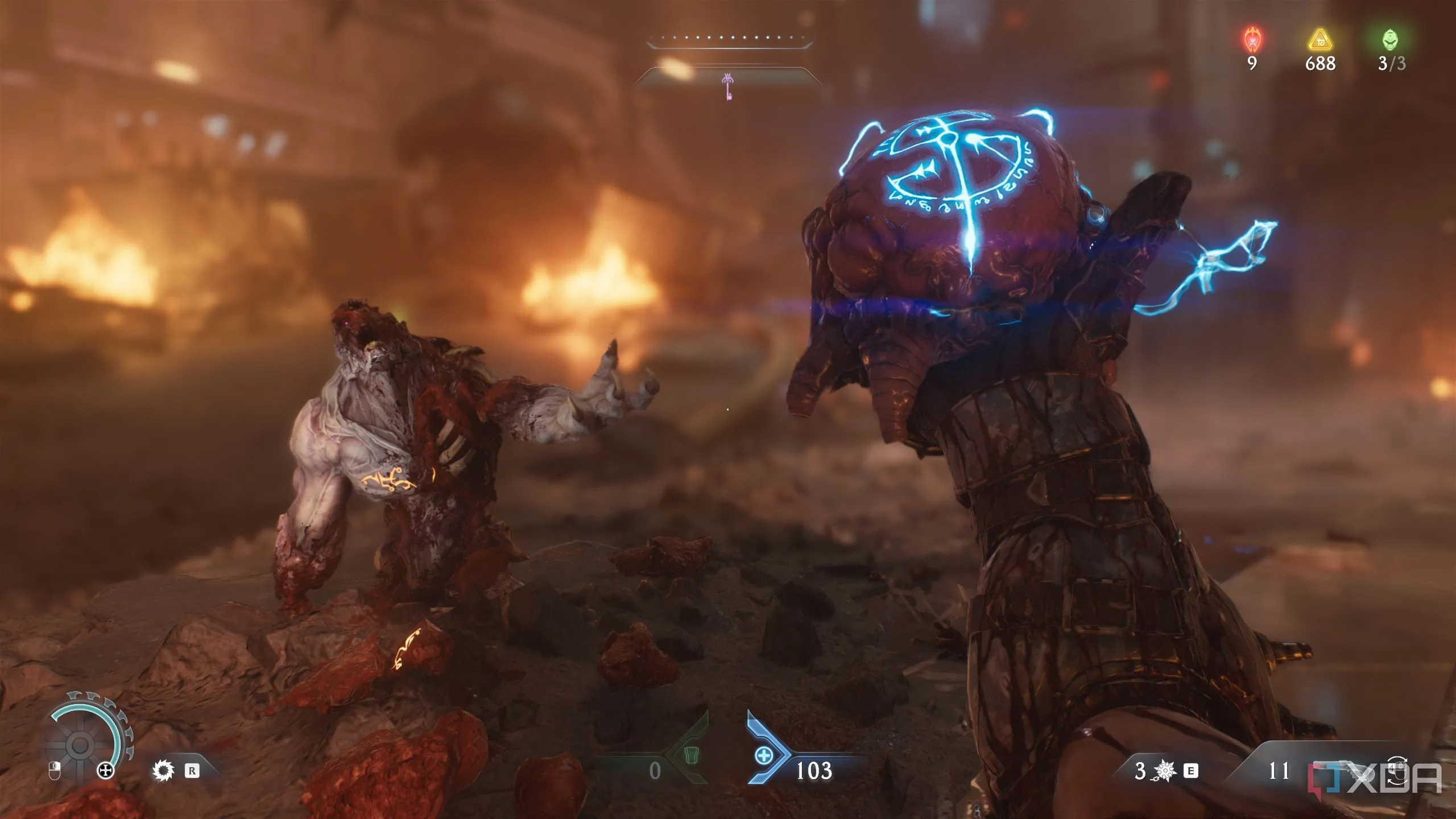 Doom Slayer cầm Demonic Essence - Max Health sau khi đánh bại Hellknight cường hóa.