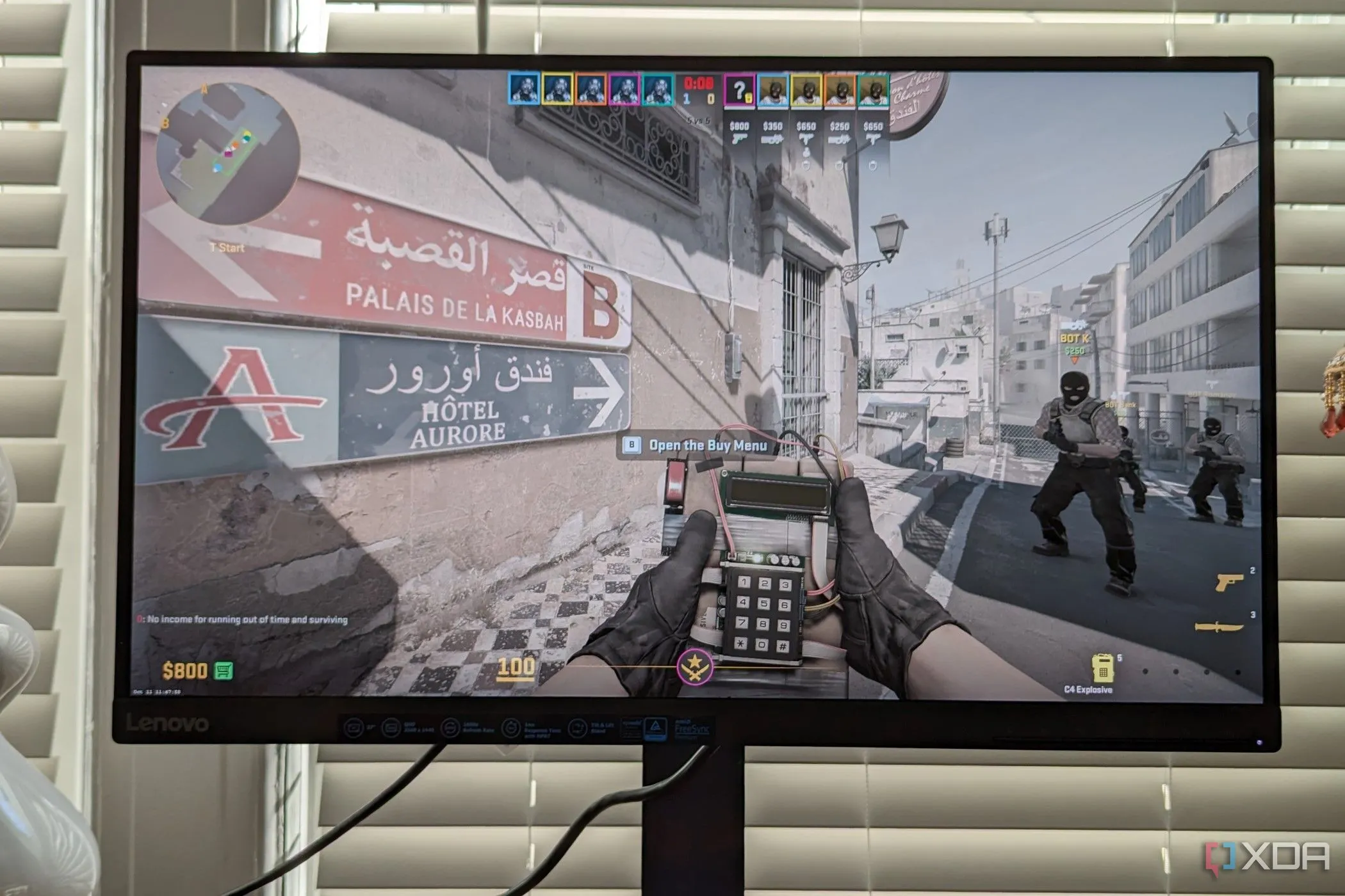 Game Counter-Strike 2 hiển thị mượt mà trên màn hình Lenovo G27q-30 với tần số quét cao