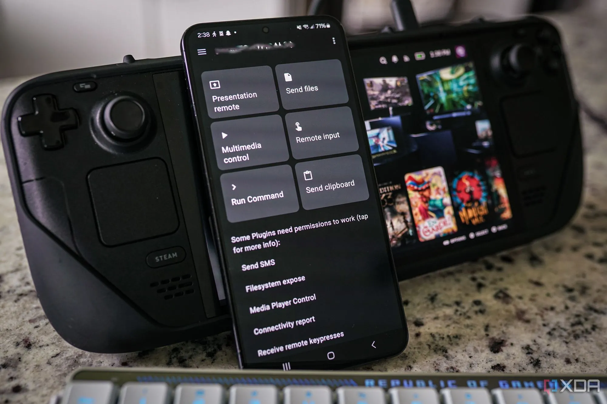 Giao diện KDE Connect trên điện thoại kết nối với Steam Deck, minh họa tính năng truyền file và điều khiển từ xa.