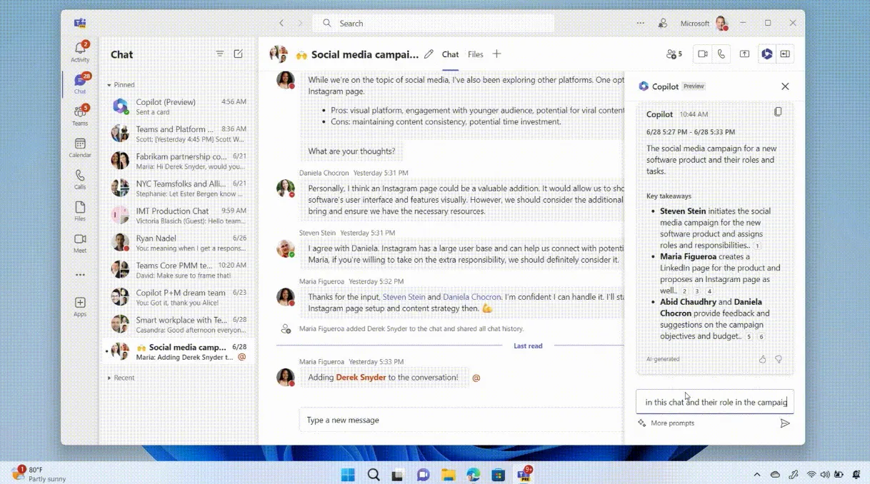 Giao diện Microsoft Teams với cuộc trò chuyện đang diễn ra, minh họa tiềm năng sử dụng nhiều biểu tượng cảm xúc trong tin nhắn.