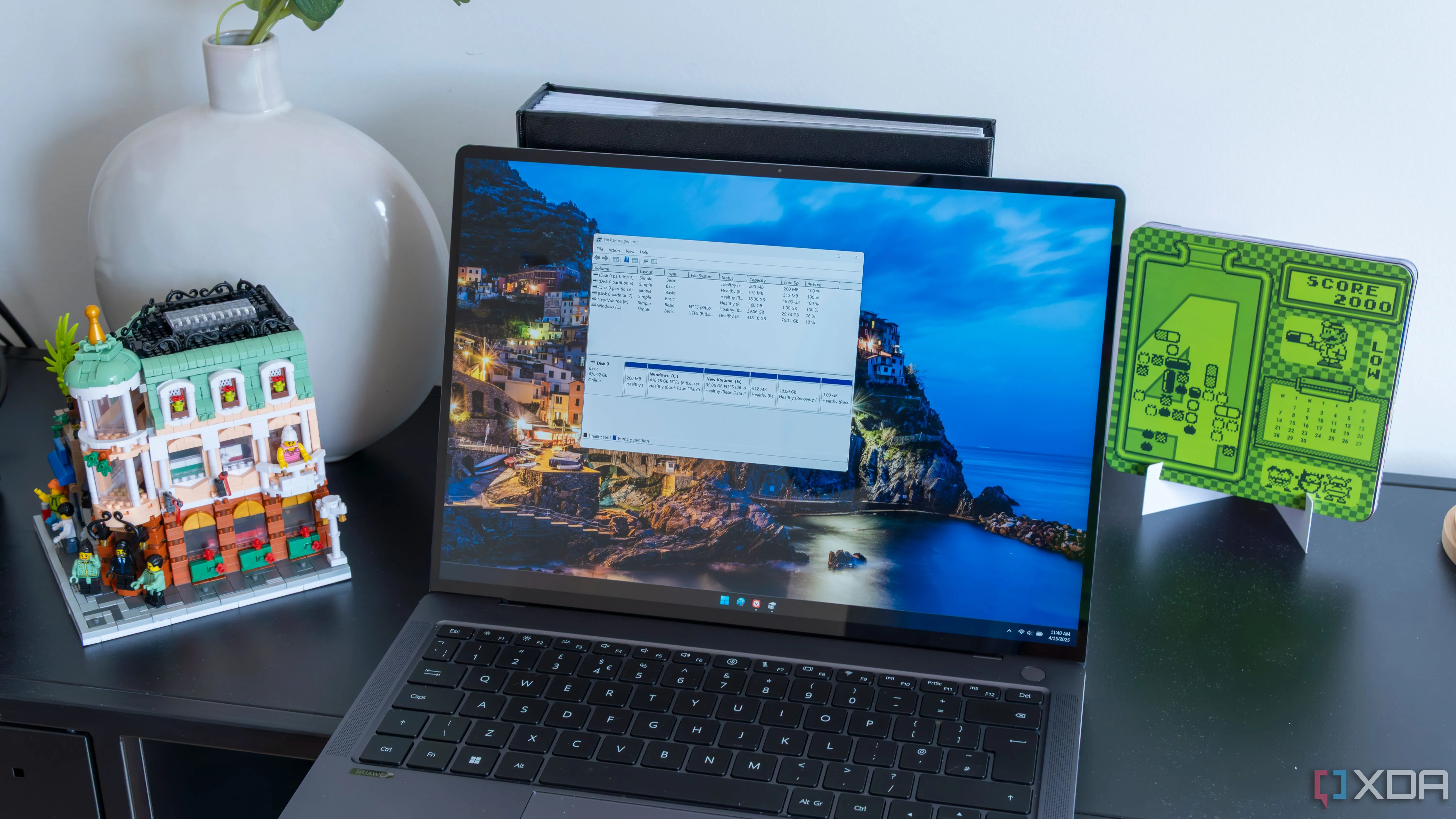 Giao diện quản lý đĩa của Windows 11 cho thấy khả năng tương thích lỗi
