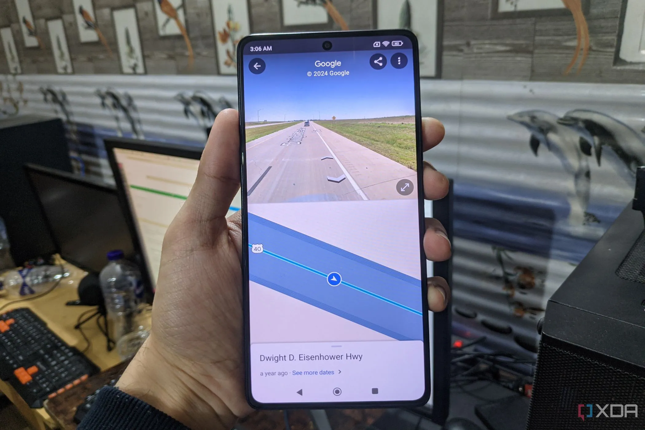 Giao diện ứng dụng Google Maps trên điện thoại thông minh