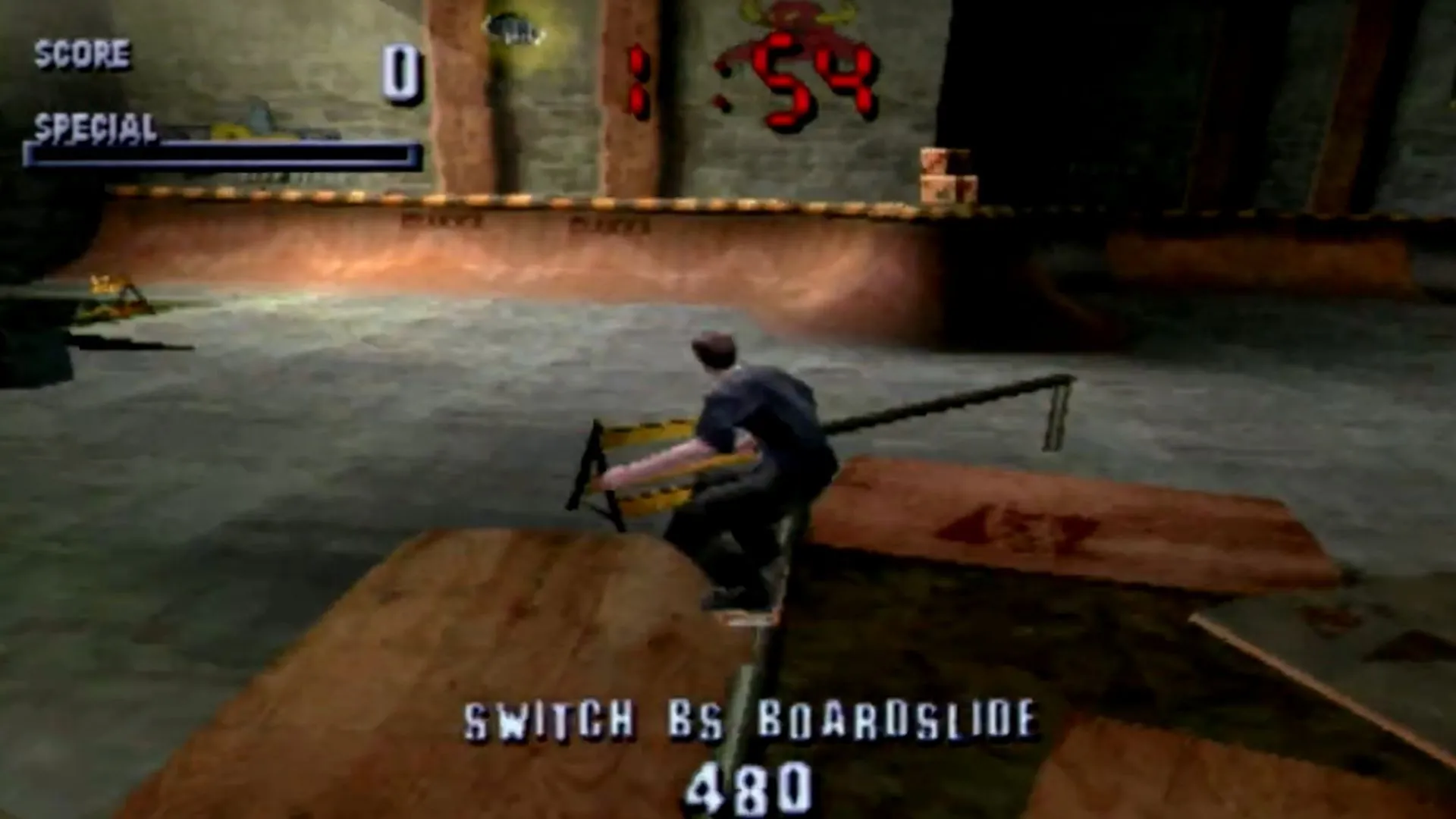 Góc nhìn gameplay từ Tony Hawk's Pro Skater cho thấy vận động viên đang thực hiện cú trick trên ván trượt trong môi trường đô thị sôi động.
