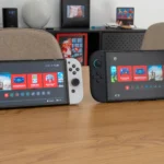 Hình ảnh hai máy Nintendo Switch OLED và Switch 2 hiển thị màn hình chính
