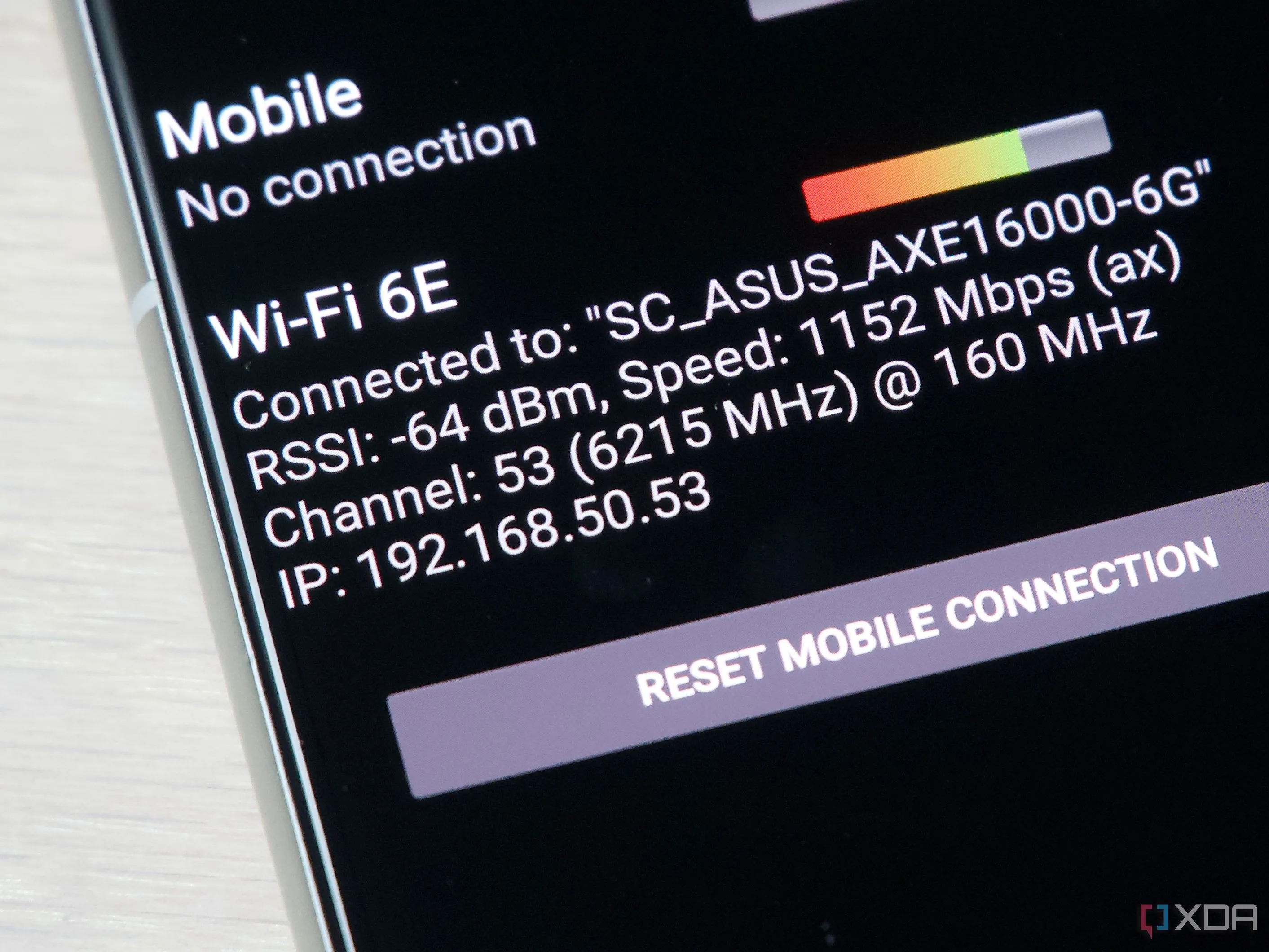 Kết nối Wi-Fi 6E trên Zenfone 8 trong ứng dụng SignalCheck Pro, hiển thị băng tần 6GHz hoạt động.