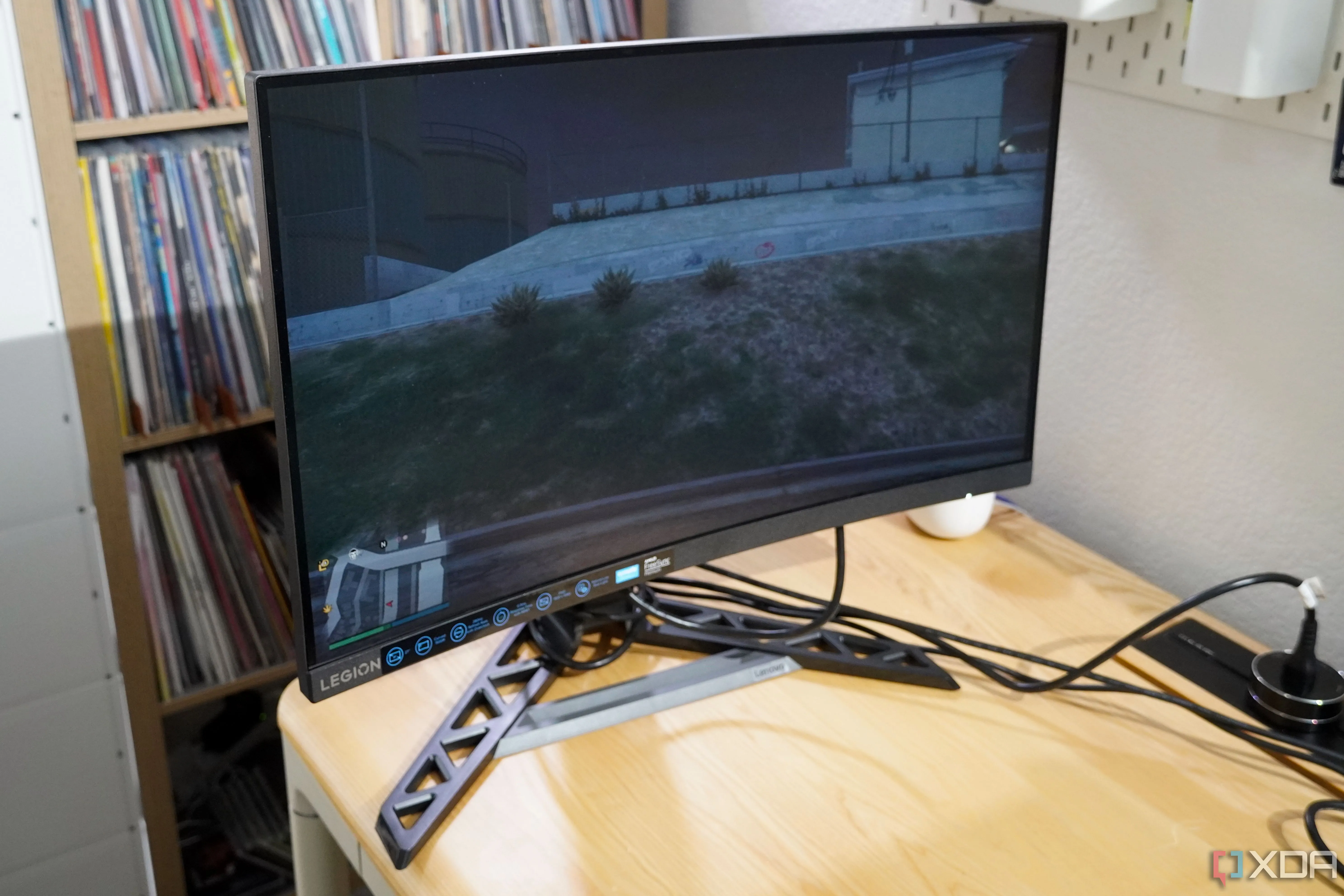 Màn hình cong chuyên game với tần số quét cao, giúp tận dụng tối đa FPS