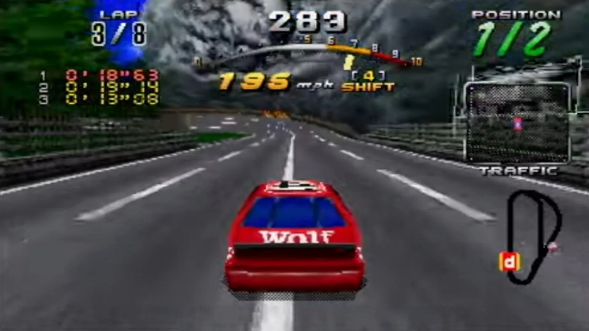 Màn hình đua xe trong Daytona USA CCE trên Sega Saturn, với chiếc xe đang tăng tốc trên đường đua.