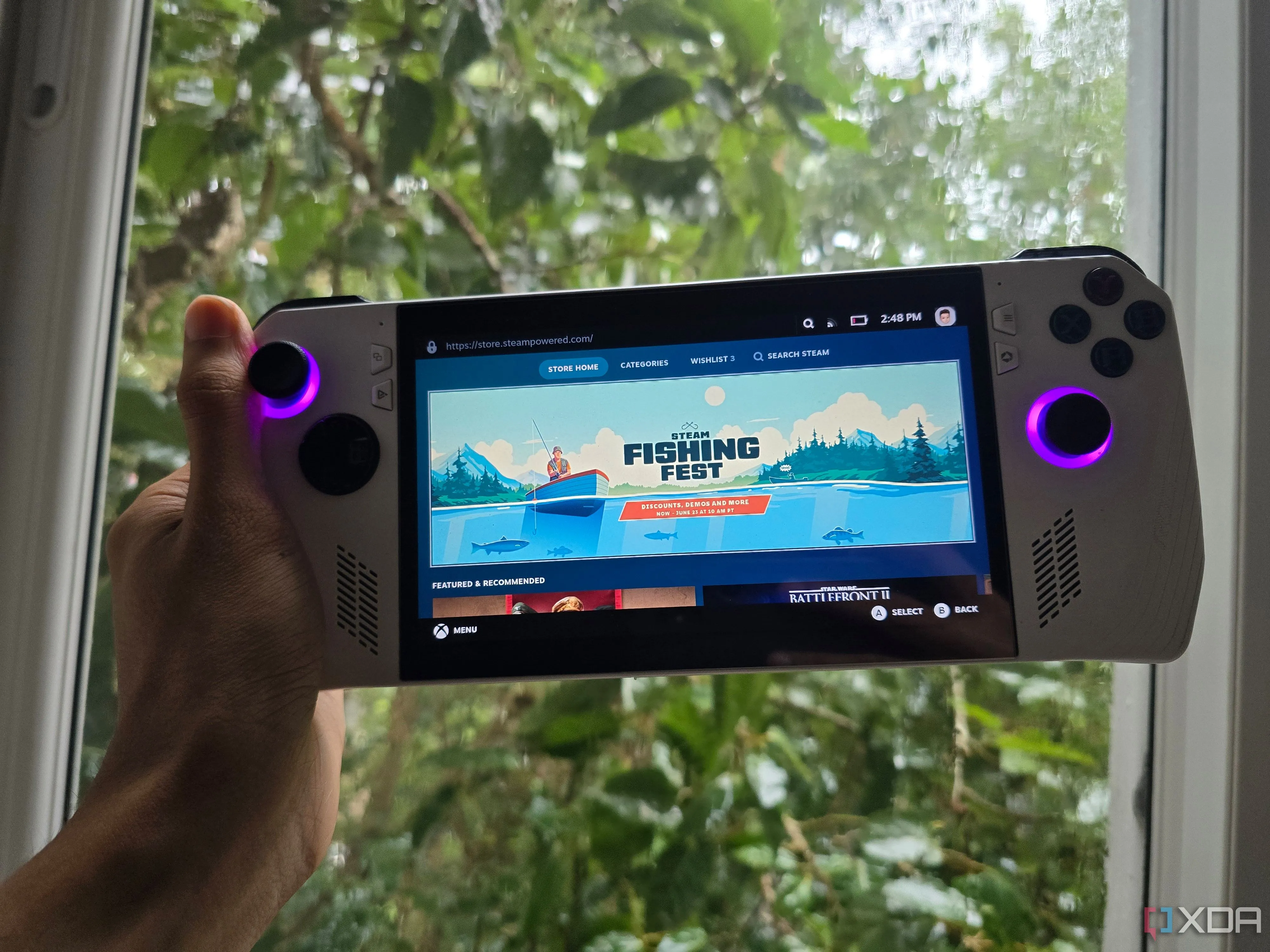 Màn hình hiển thị giao diện SteamOS trên thiết bị chơi game Asus ROG Ally, minh họa khả năng tương thích hệ điều hành.