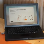 Màn hình khởi động Chrome OS Flex trên MacBook
