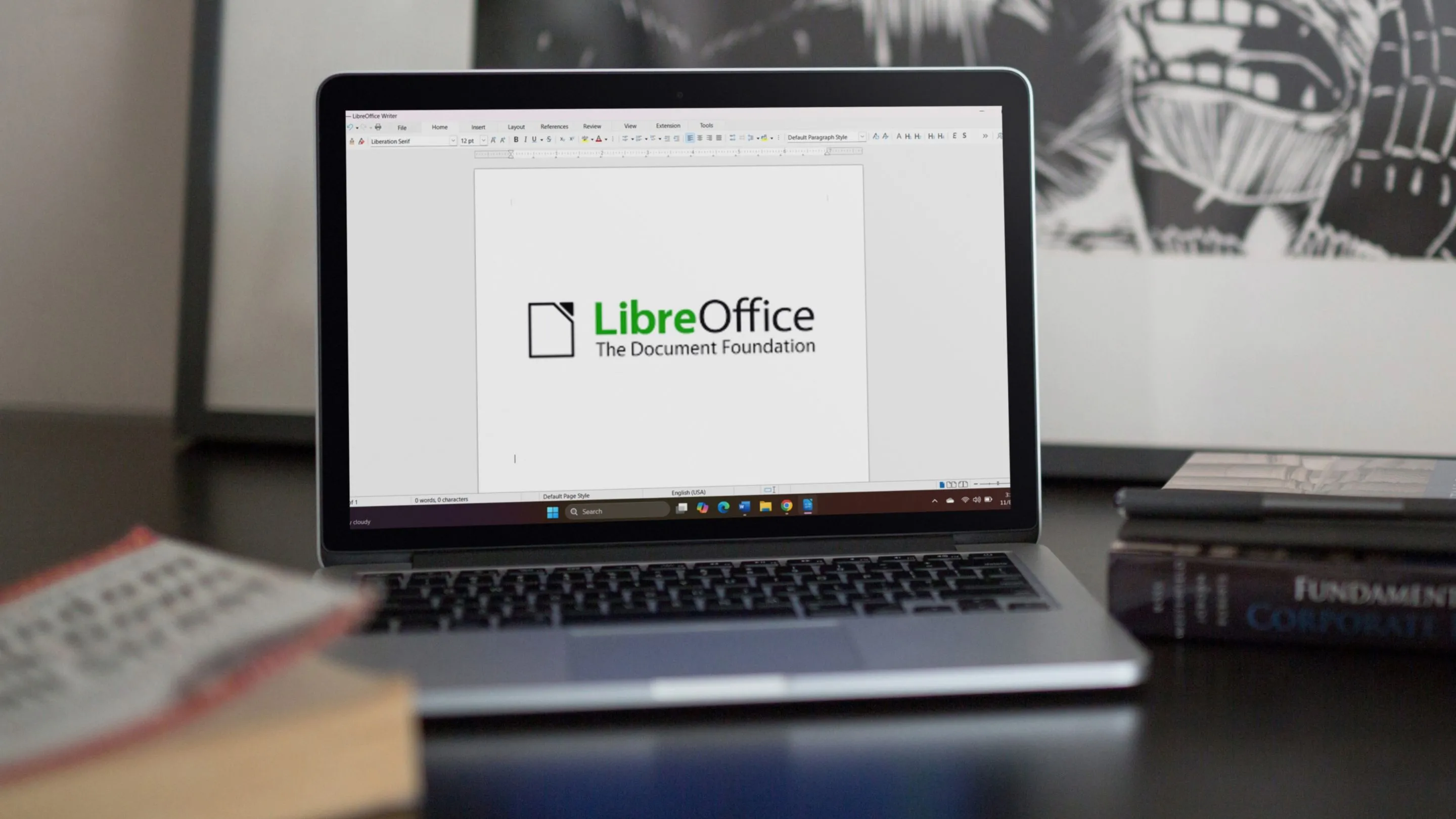 Màn hình máy tính xách tay hiển thị giao diện LibreOffice Calc, minh họa phần mềm văn phòng mã nguồn mở thay thế Microsoft Office.