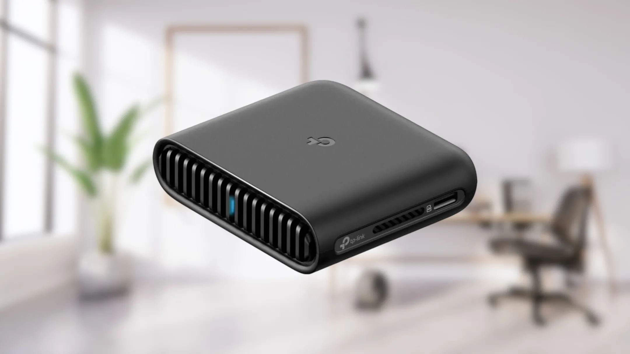 Mặt sau của router TP-Link TL-WR3002X hiển thị các cổng kết nối đa dạng và đèn báo trạng thái