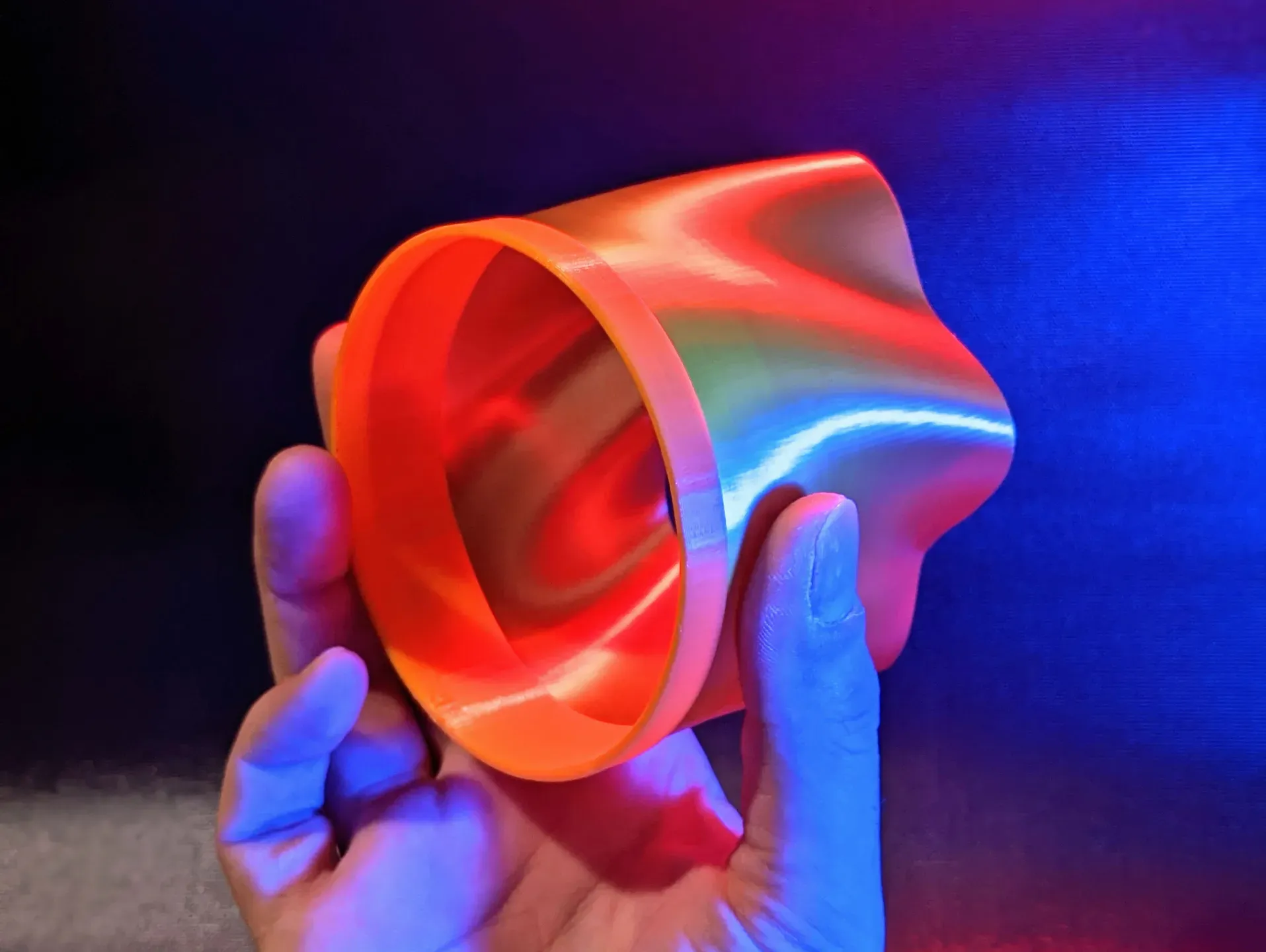Mẫu vòng bay rỗng độc đáo được in 3D, có khả năng bay xa ấn tượng.