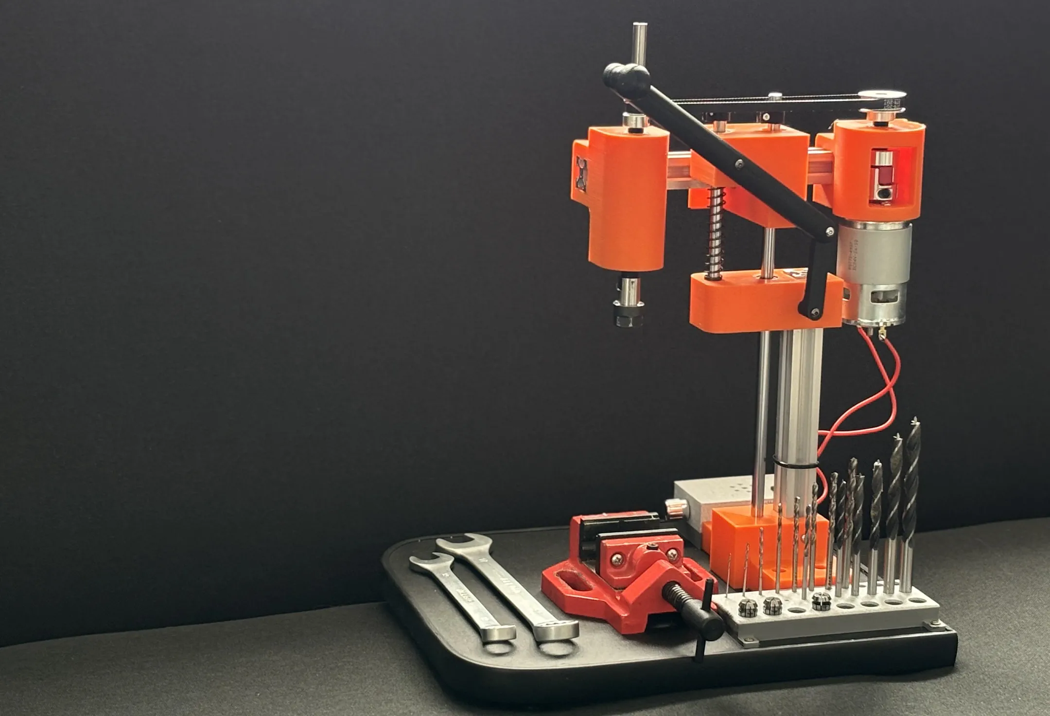 Máy khoan bàn được chế tạo hoàn toàn bằng công nghệ in 3D, minh chứng cho tiềm năng của các dự án DIY.