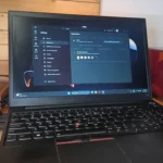 Máy tính xách tay Windows 11 minh họa giao diện cài đặt Classic Teams trước khi thay đổi tính năng mở tệp