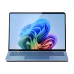 Microsoft Surface Laptop 7 màu Sapphire nhìn từ phía trước, thiết kế mỏng nhẹ