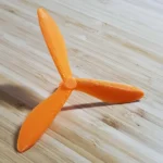 Mô hình đồ chơi cánh quạt bay đơn giản được in 3D, dễ dàng phóng lên cao.