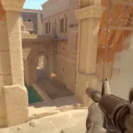 Một người chơi Counter-Strike 2 đang nhắm bắn với khẩu súng trường, minh họa sự đơn giản trong lối chơi so với các game như Valorant.