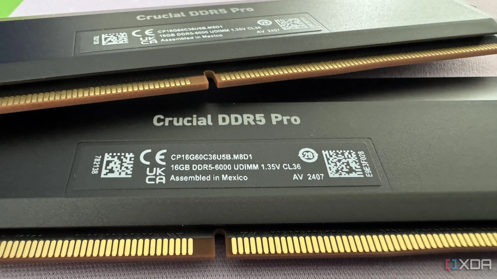 Nhãn thông số kỹ thuật trên thanh RAM Crucial Pro Overclocking DDR5-6000