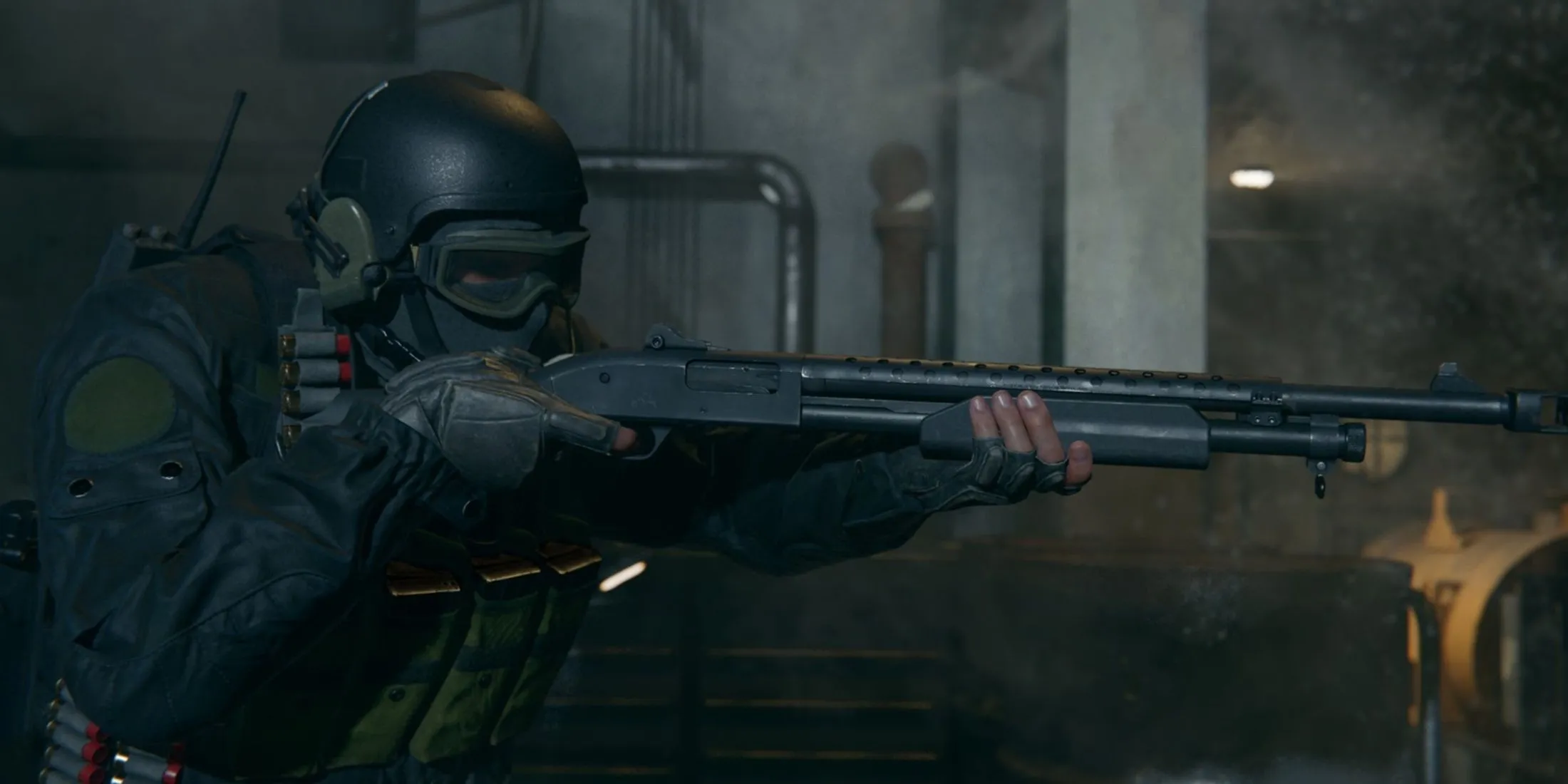 Nhân vật Black Ops 6 với mũ và kính bảo hộ, cầm súng shotgun.