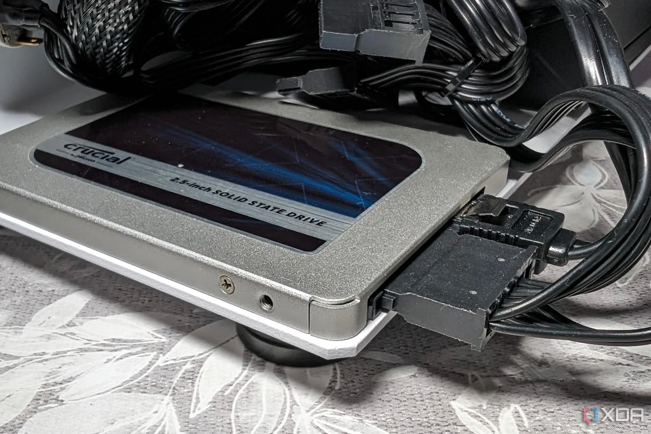 Ổ cứng SSD SATA Crucial BX500 cho máy tính phổ biến