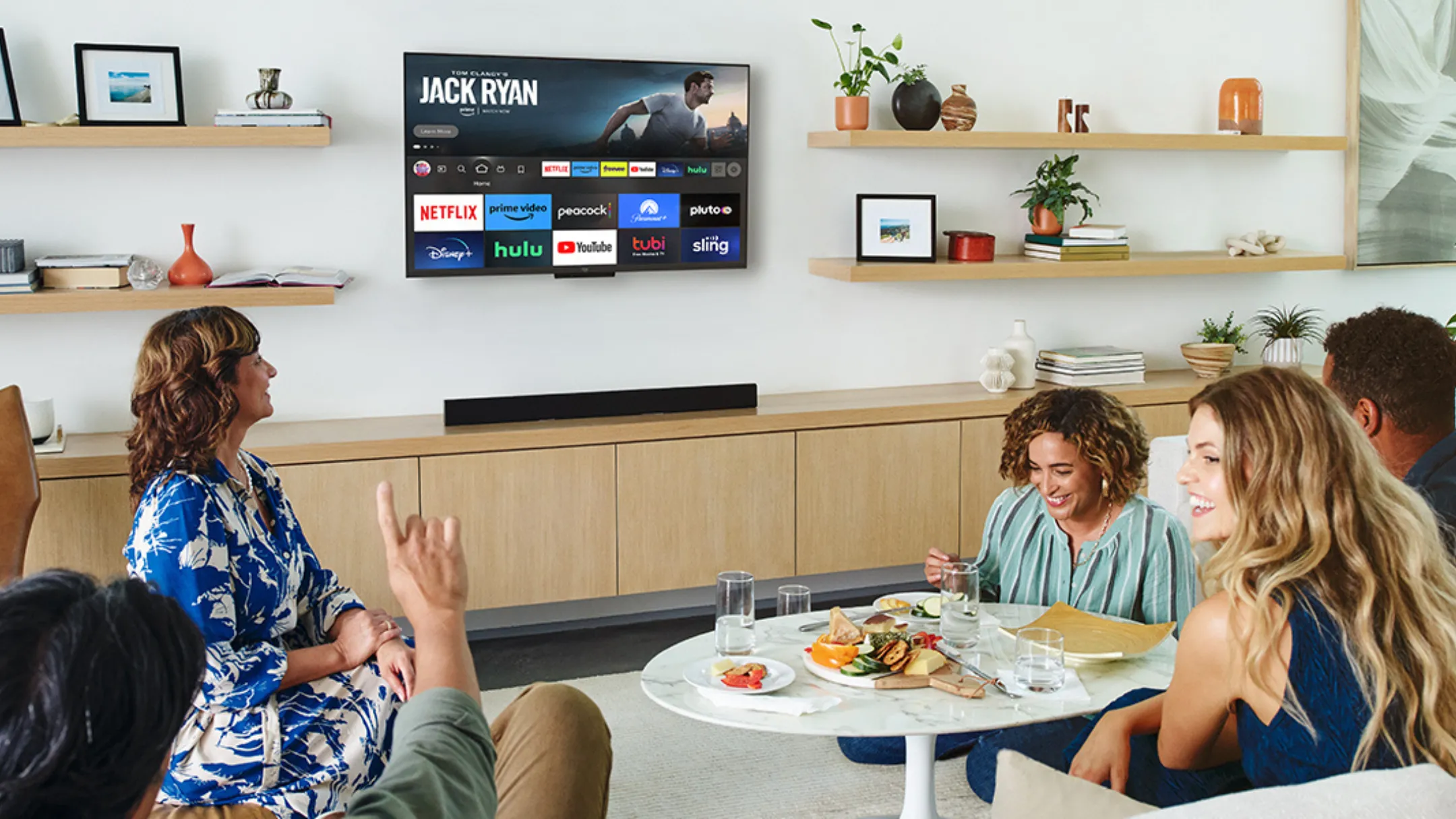 Smart TV Insignia 75 inch 4K Fire TV hiển thị hình ảnh sắc nét, phù hợp cho trải nghiệm giải trí tại gia cao cấp.