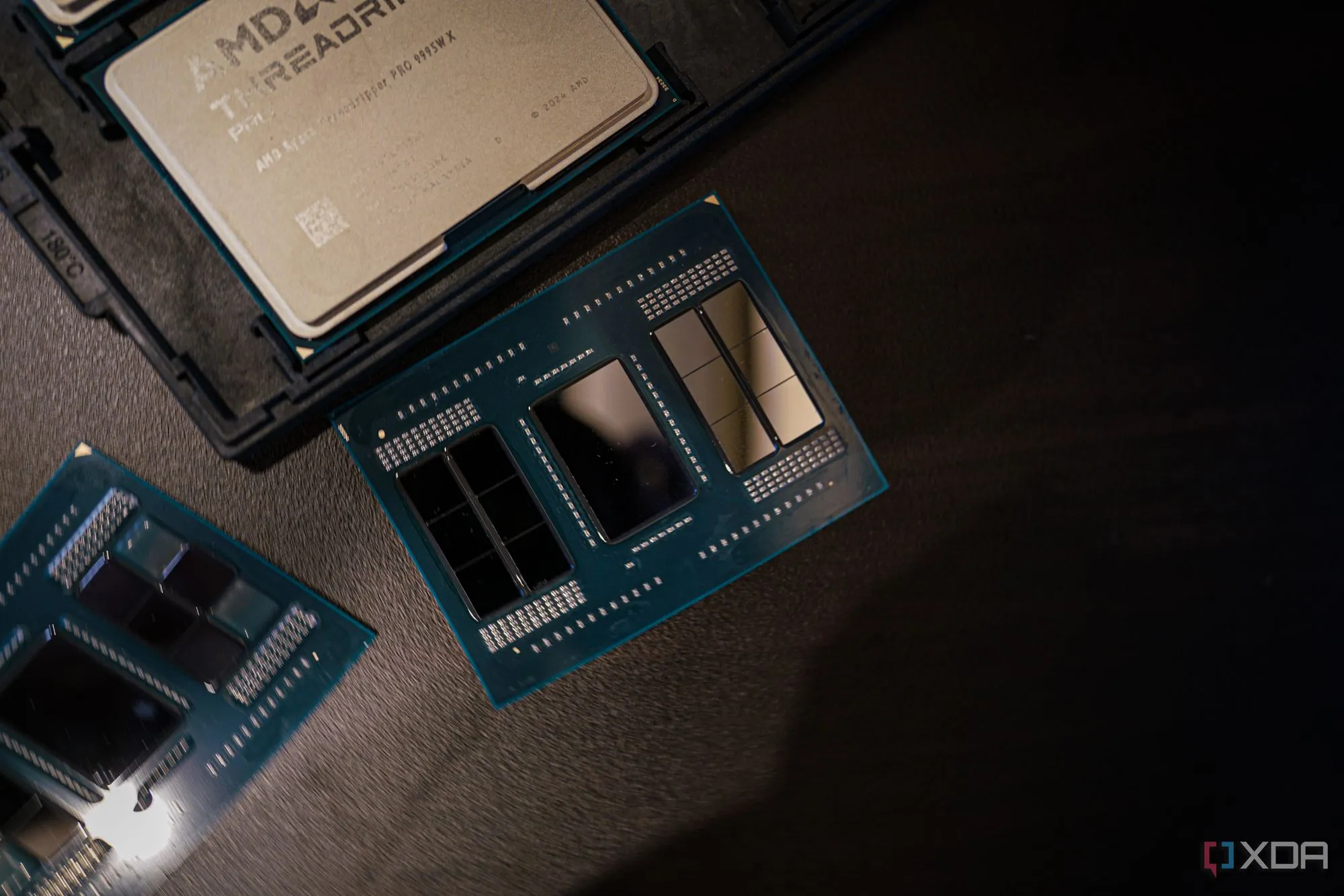 Thiết kế cận cảnh chip AMD Threadripper 9000 series, biểu tượng cho khả năng xử lý dữ liệu địa chấn và các tác vụ tính toán chuyên sâu.