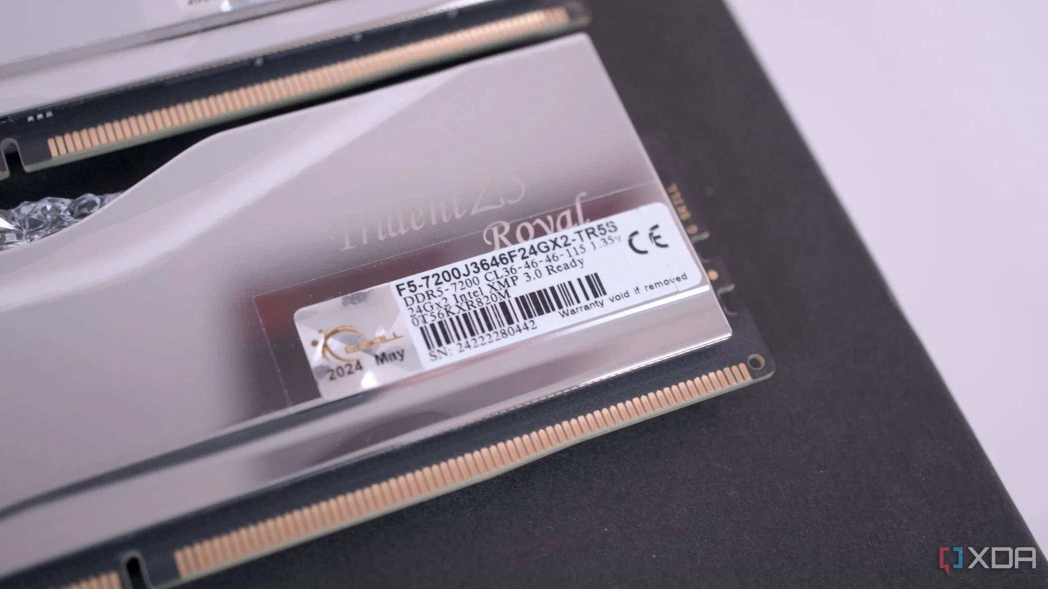 Thông số kỹ thuật của thanh RAM G.Skill Trident Z5 Royal DDR5-7200, thể hiện tốc độ và tần số RAM.